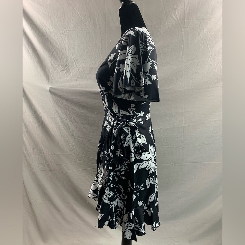 Floral Print Butterfly Sleeve Ruffle Trim Wrap Knot Side Dress - Picture 7 of 9